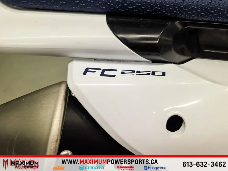 2025 Husqvarna FC 250 thumbnail 11