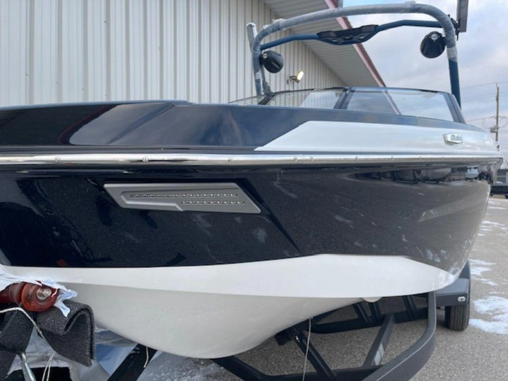 2026 Malibu 22 Lsv alt