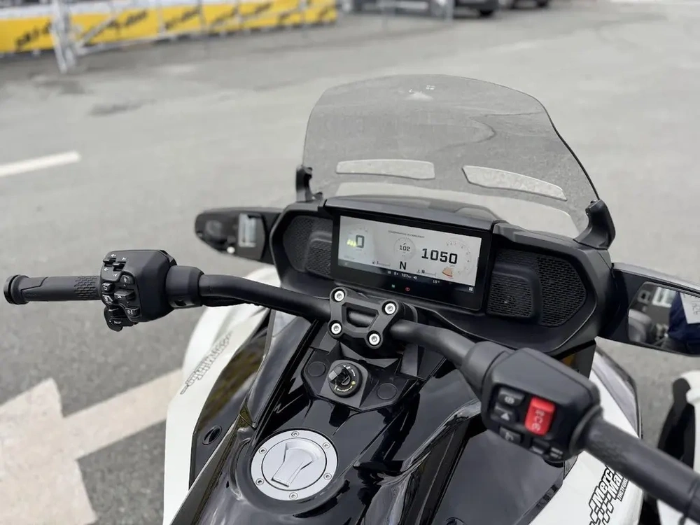 Can-am F3-t 2025 alt