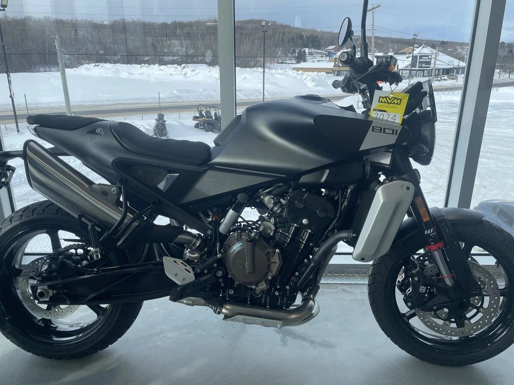 Husqvarna Svartpilen 801 2024 alt
