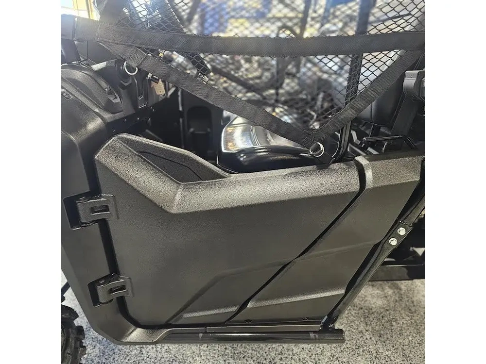 2025 Honda Pioneer 700 alt