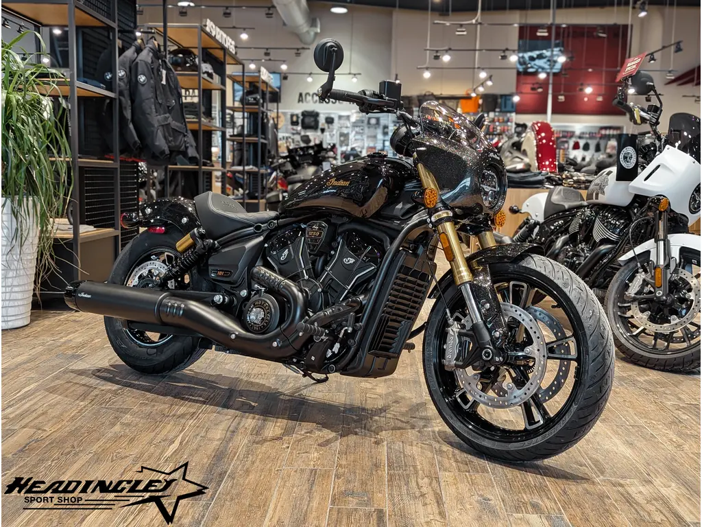 2026 Indian Motorcycle 101 Scout // Black Crystal and Super Graphite with Graphics 