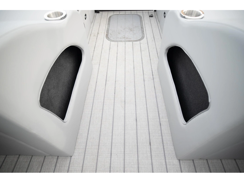 2026 Suncatcher Fusion 322ss alt