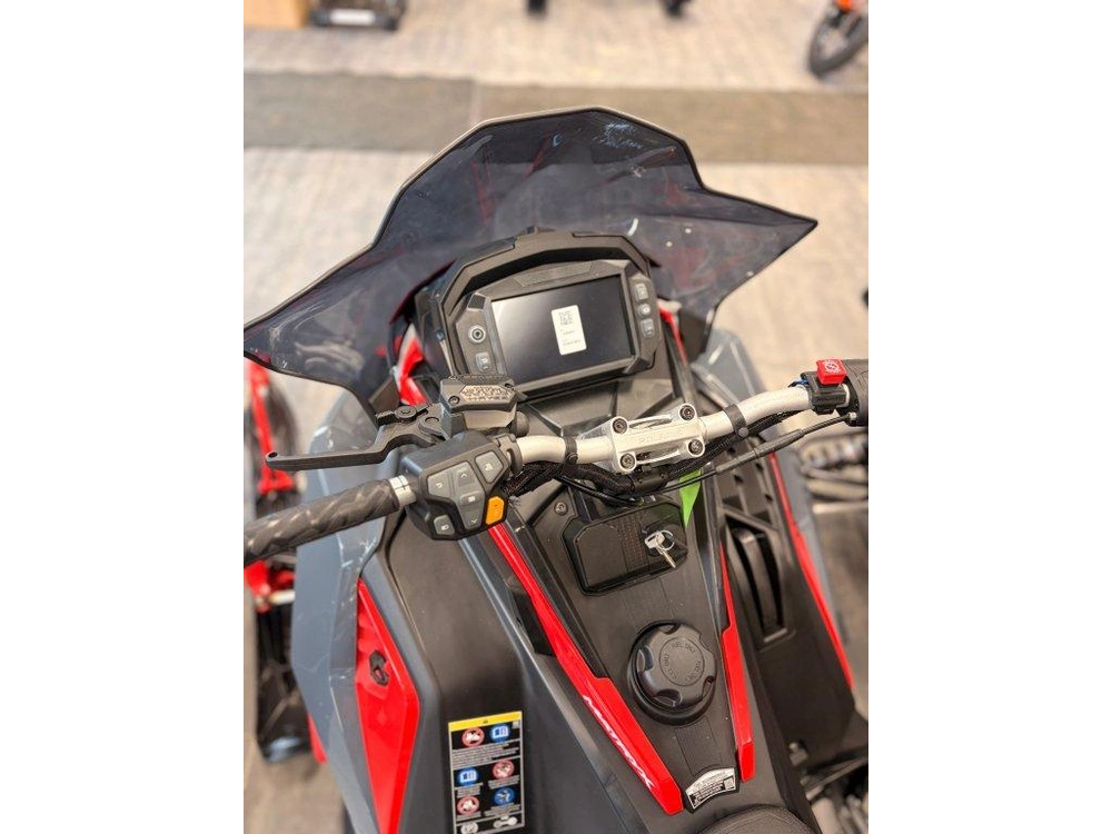 Polaris 850 Switchback Xc 146 2024 alt