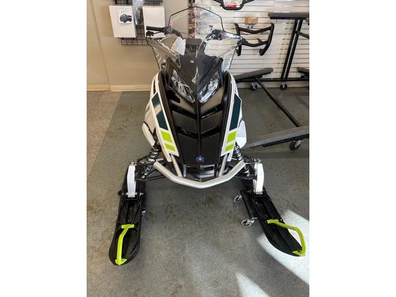 2025 Polaris 550 VOYAGEUR 144 ES