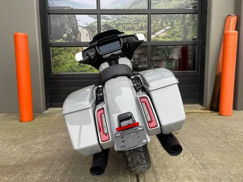 2025 Harley-Davidson FLHX - Street Glide® thumbnail 19