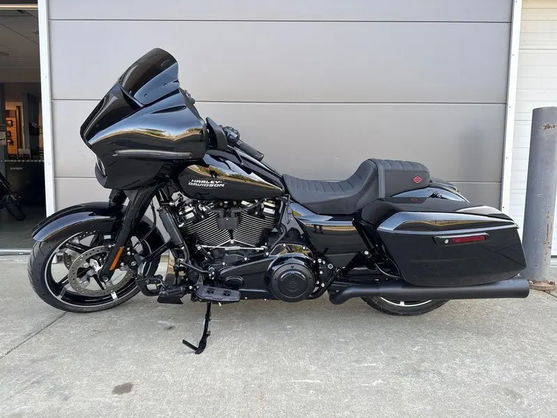 2025 Harley-Davidson FLHX - Street Glide® thumbnail 9