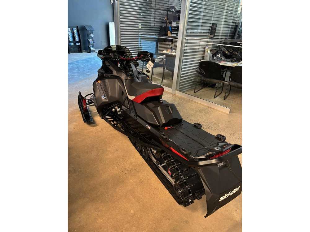Ski-doo Renegade Enduro 900 R 2025 alt