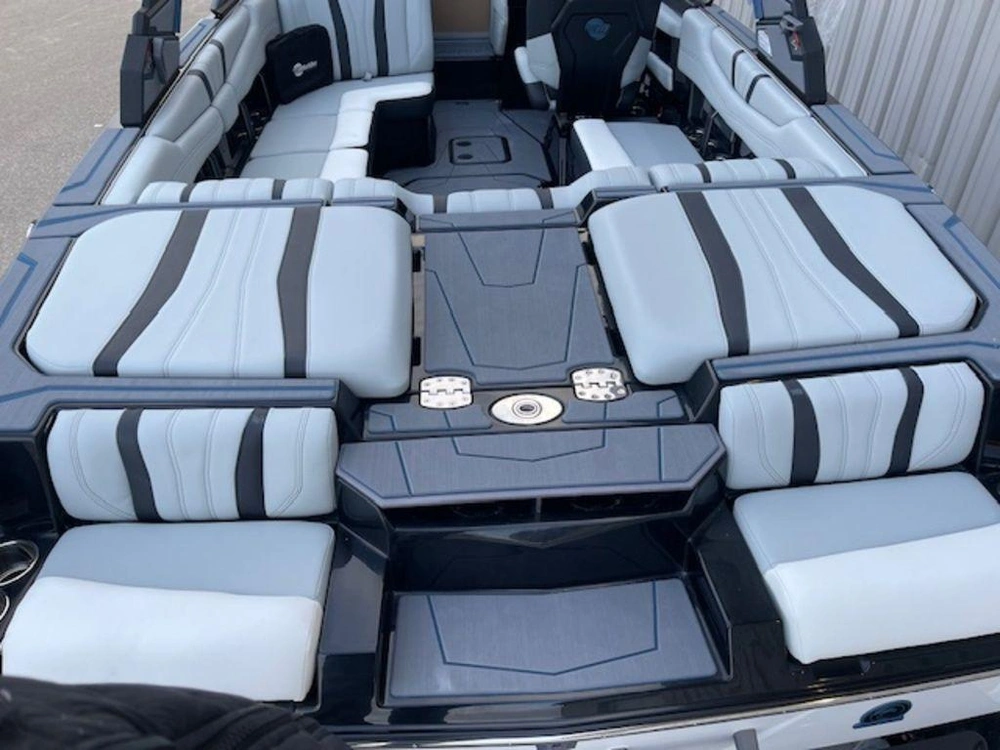 2026 Malibu 22 Lsv alt