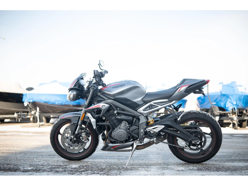 2021 Triumph Street Triple 765 alt