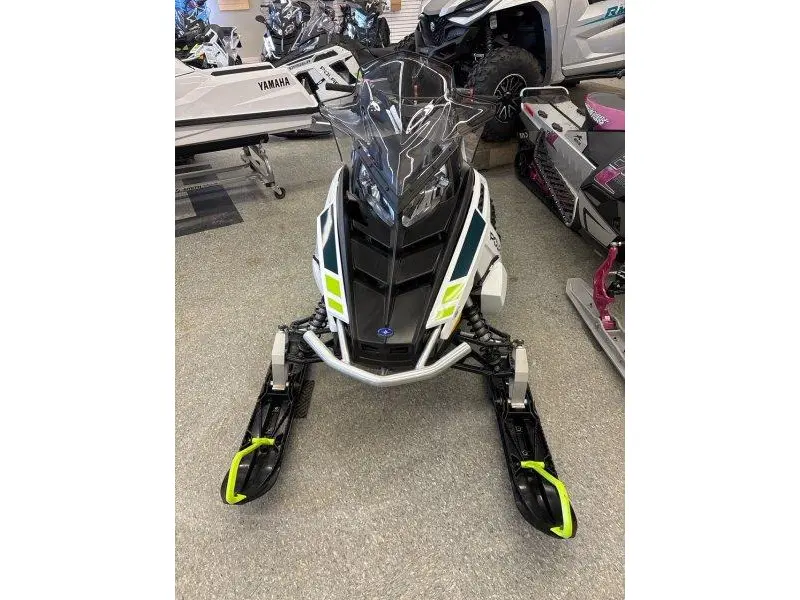 2025 Polaris 550 VOYAGEUR 144 ES