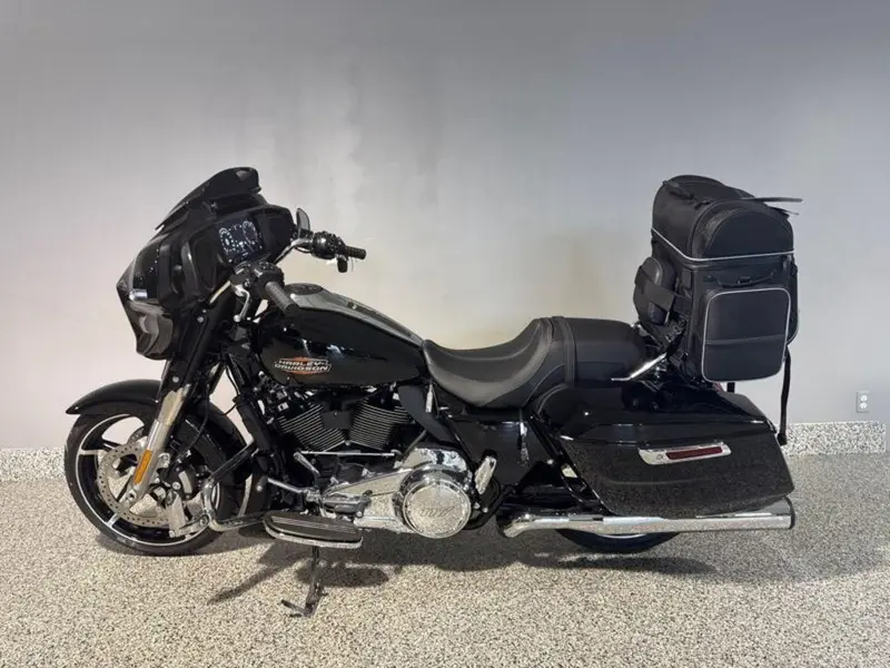2025 Harley-Davidson FLHX - Street Glide® thumbnail 9