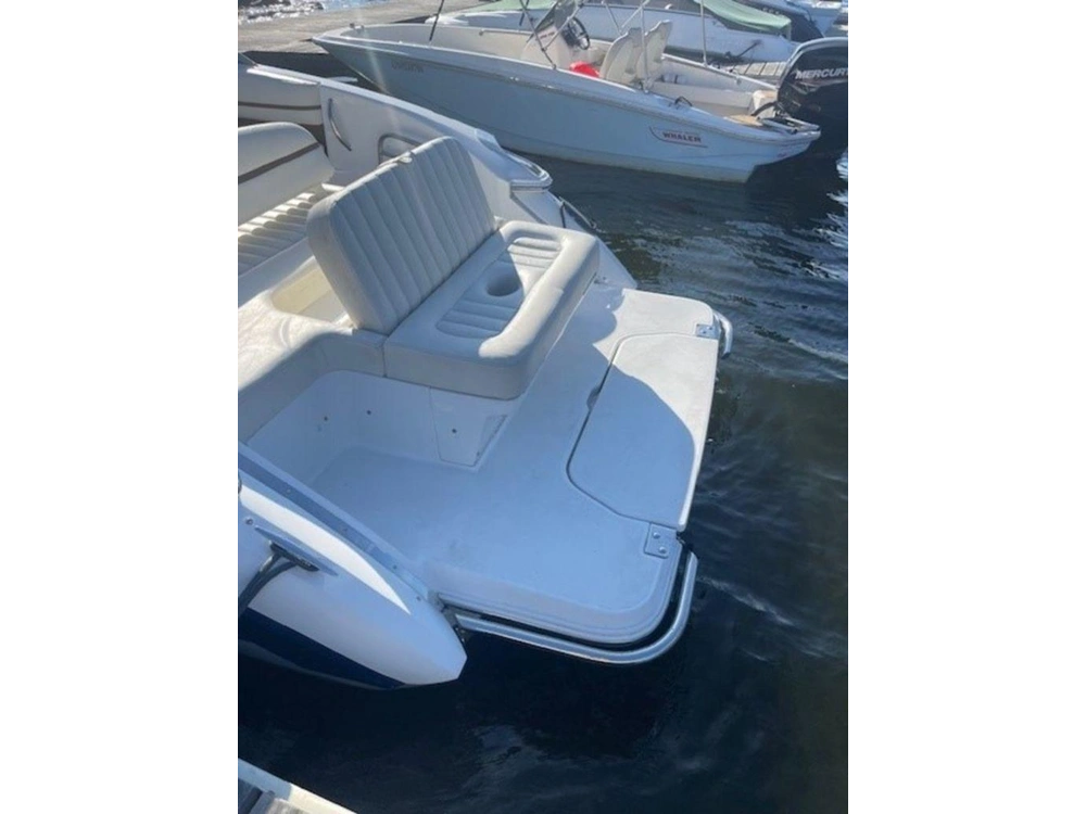 2014 Cobalt Boats R3 alt