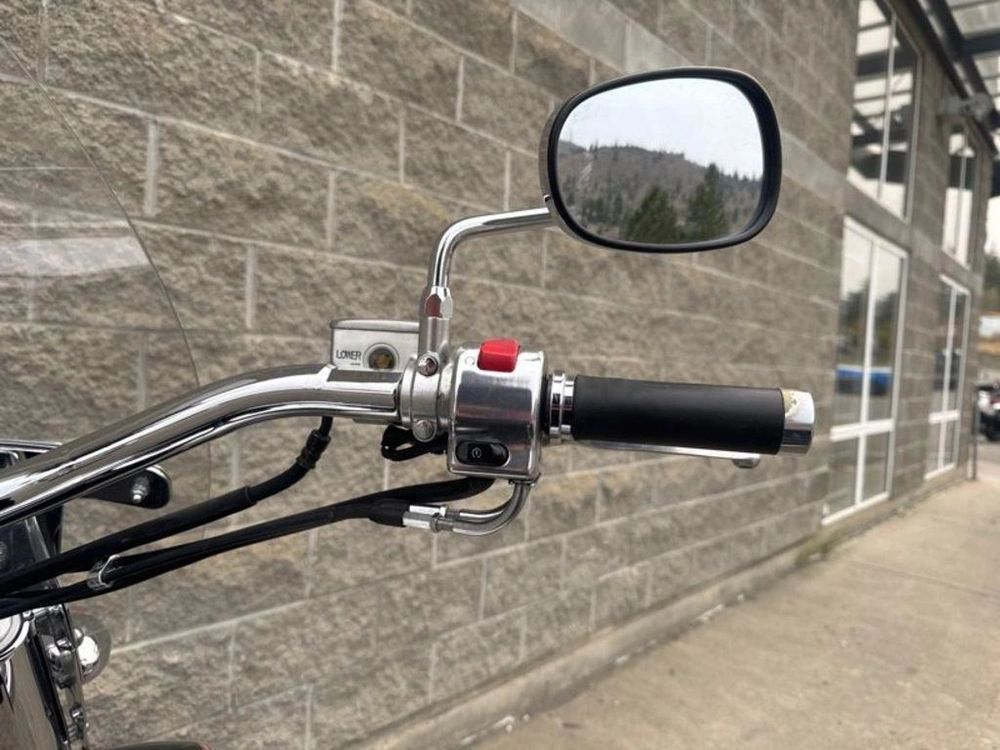 2005 Kawasaki Vulcan 1600 alt