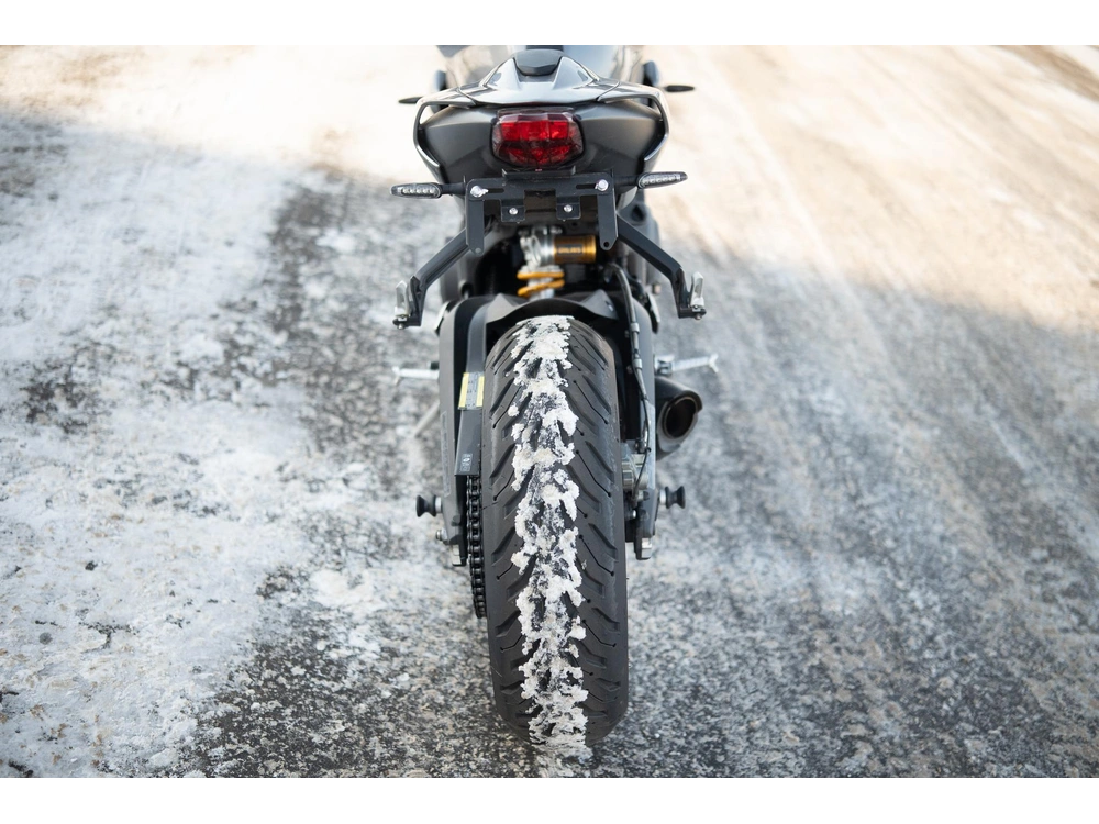 2021 Triumph Street Triple 765 alt