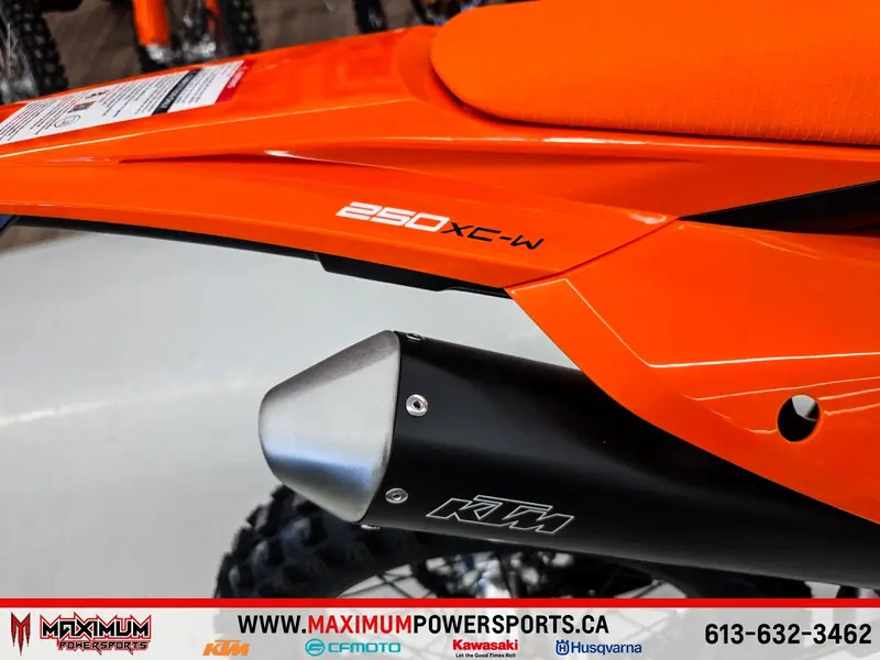 2025 KTM 250 XC-W thumbnail 10