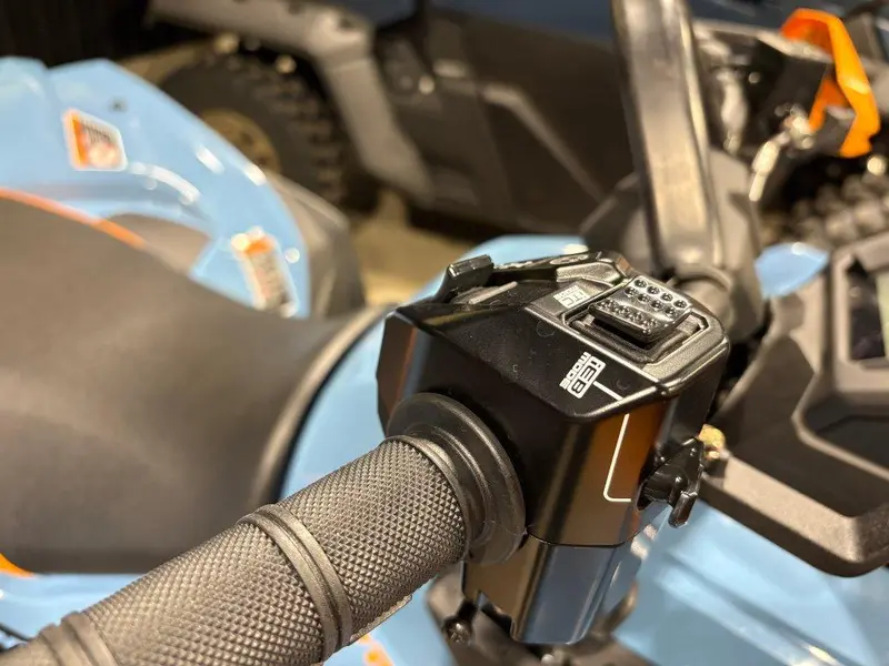 2026 Can-Am Renegade X mr 1000R thumbnail 4