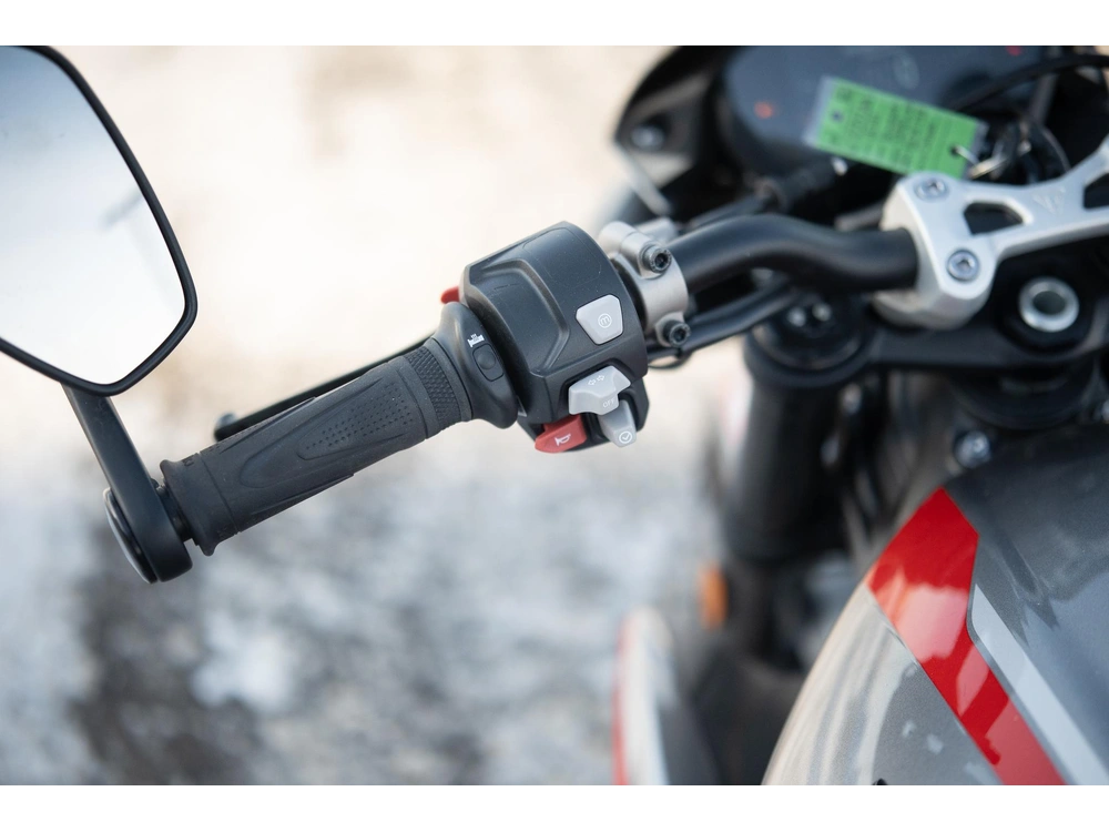 2021 Triumph Street Triple 765 alt