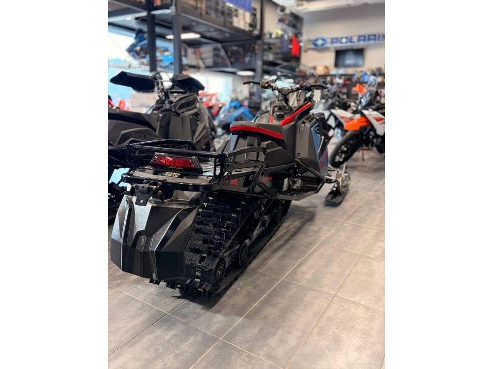 Polaris Prostar S4 Voyageur 146 2024 alt