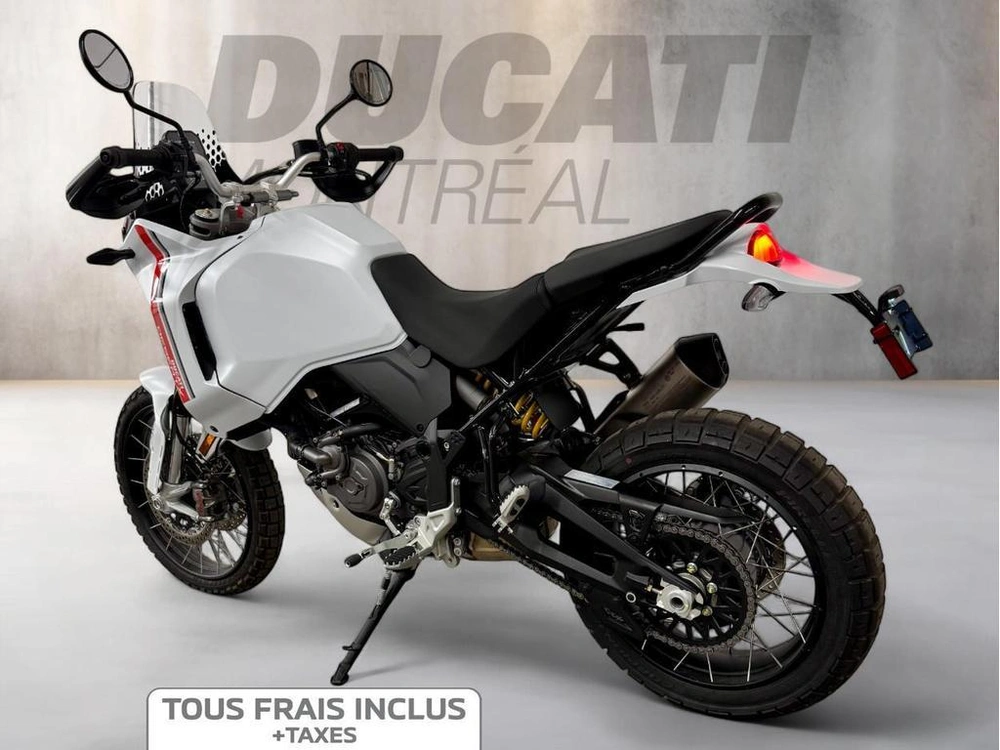 2024 Ducati Desertx alt