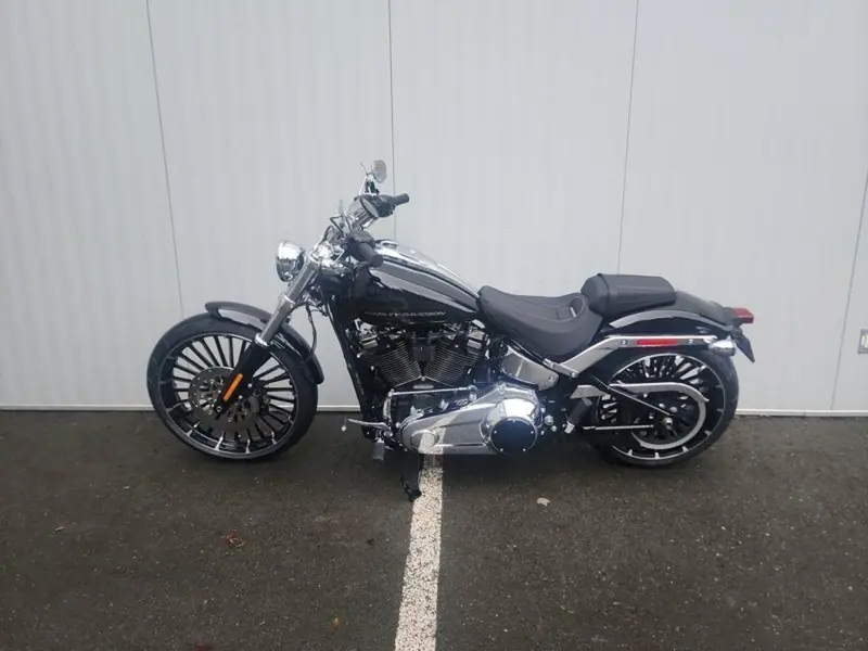 2026 Harley-Davidson FXBR - Breakout® thumbnail 9