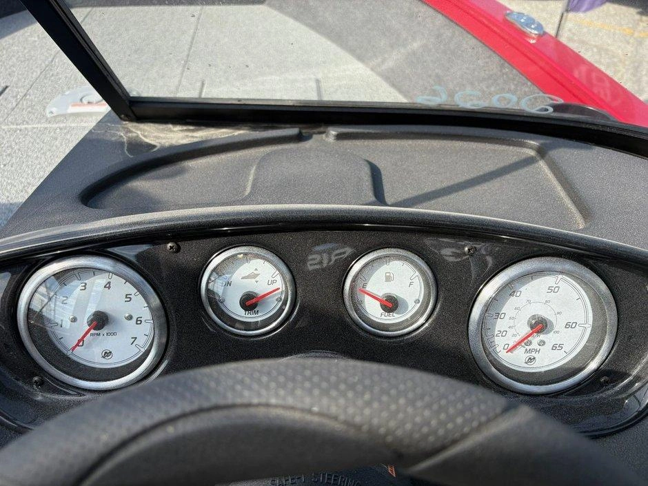 Crestliner Crestliner 1650 Hawk 2026 alt