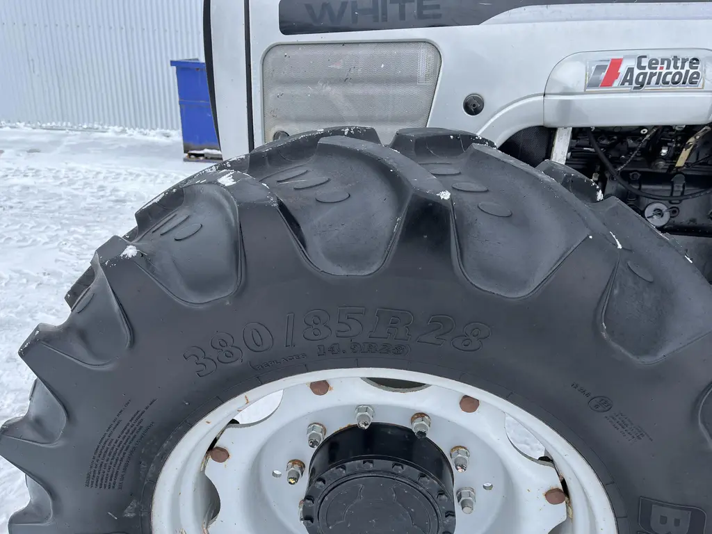 1998 White 6710