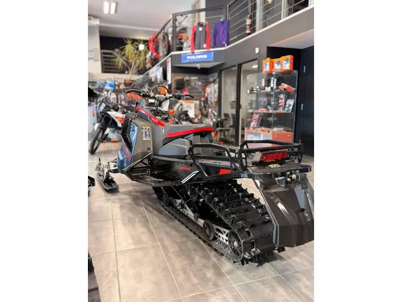 2024 Polaris PROSTAR S4 VOYAGEUR 146