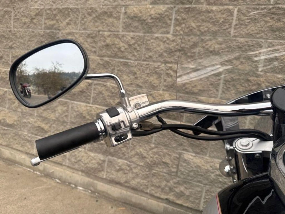 2005 Kawasaki Vulcan 1600 alt