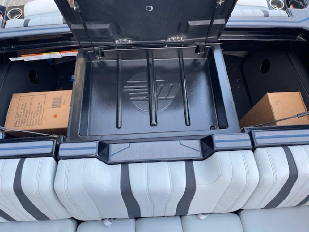 2026 Malibu 22 Lsv alt