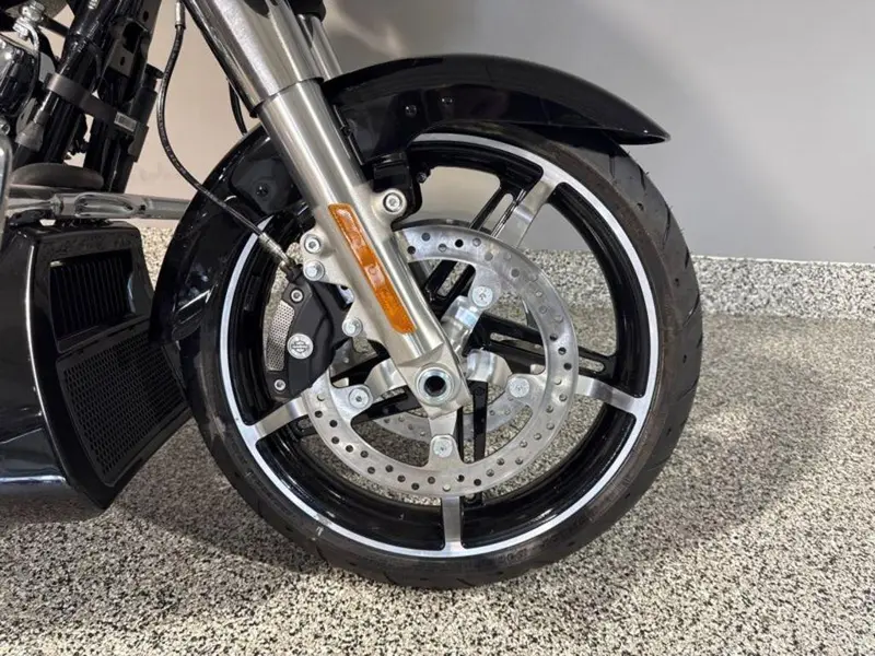 2025 Harley-Davidson FLHX - Street Glide® thumbnail 5