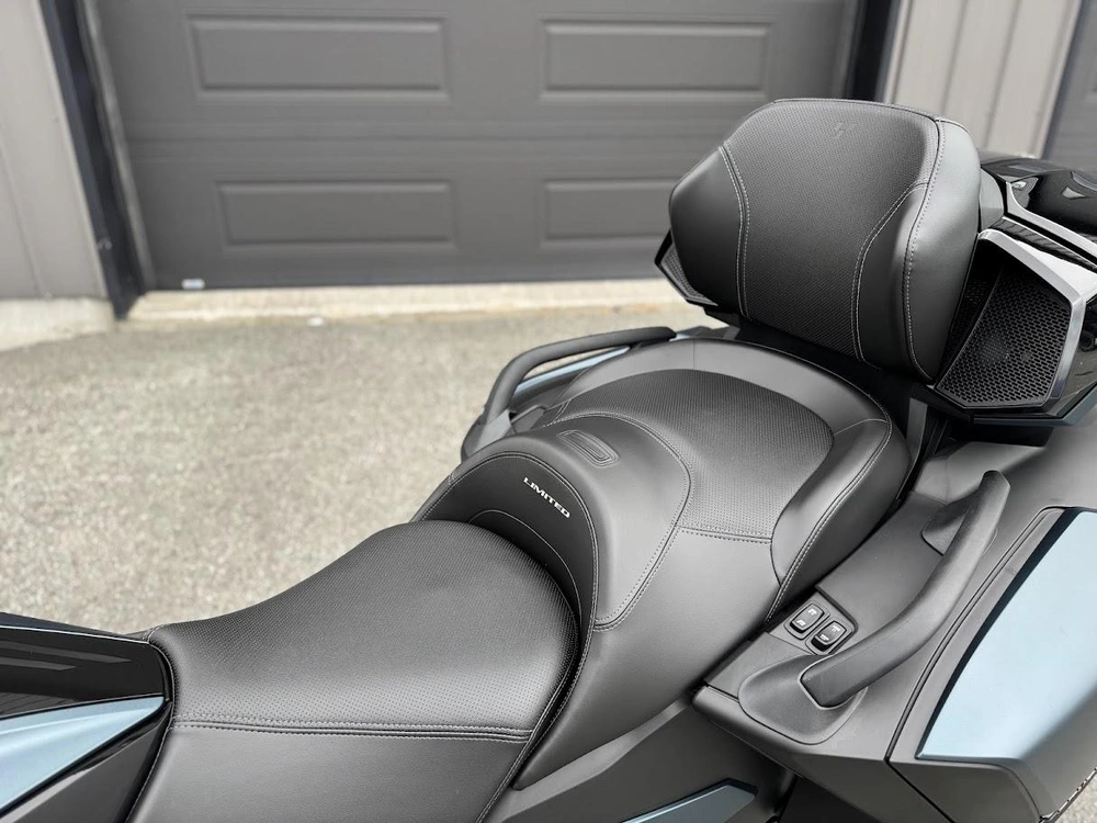 Can-am Rt Limited 2025 alt