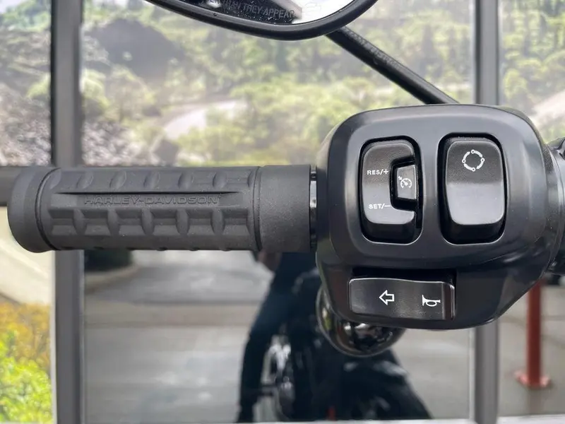 2025 Harley-Davidson FXBB - Street Bob® thumbnail 15