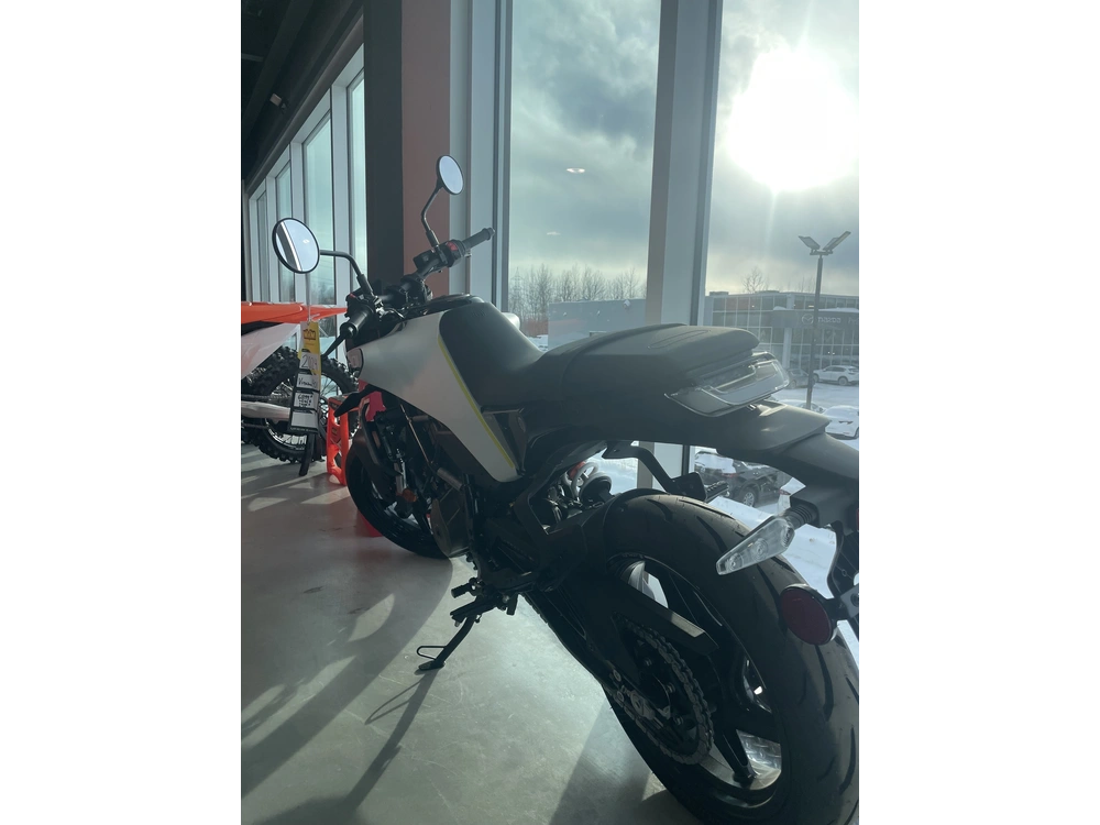 Husqvarna Vitpilen 401 2024 alt