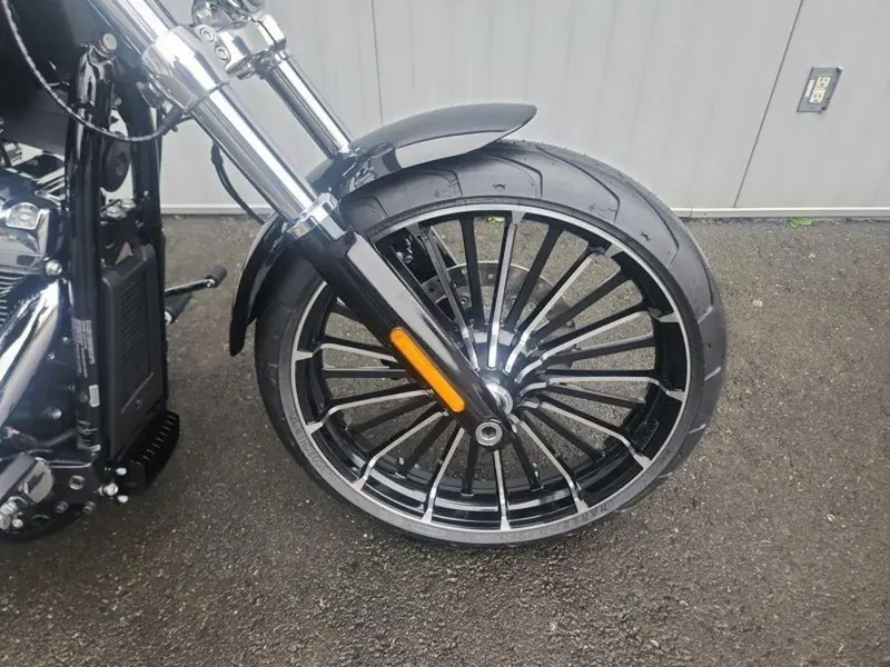 2026 Harley-Davidson FXBR - Breakout® thumbnail 5