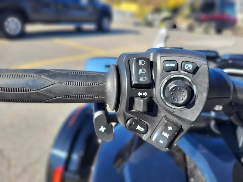 Can-Am F3 LIMITED 2023
