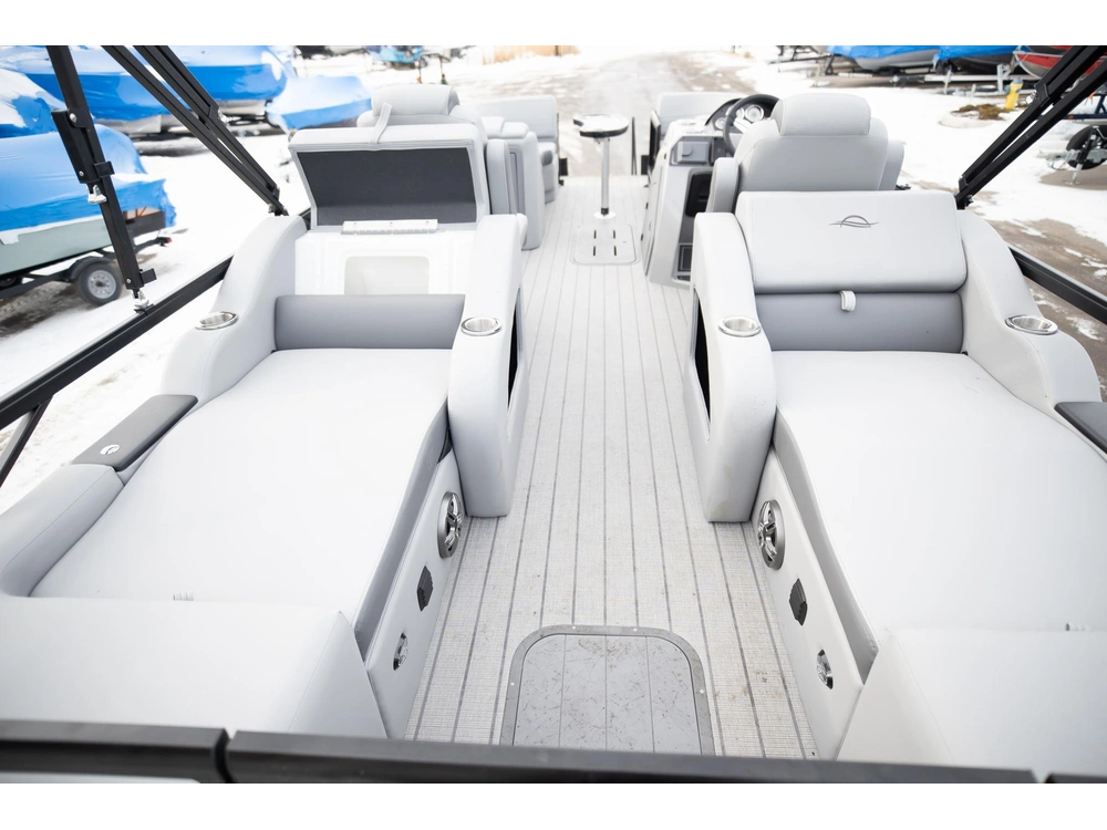 2026 Suncatcher Fusion 322ss alt