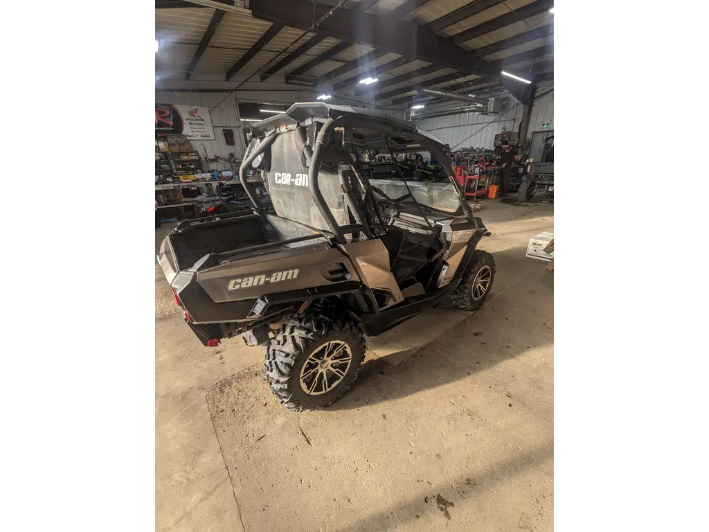 2014 Can-Am COMMANDER