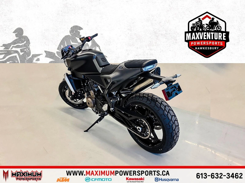 Husqvarna Svartpilen 801 2025 alt