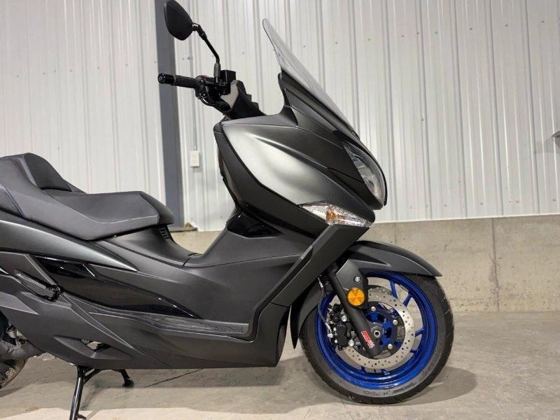 Suzuki Burgman 400 2024 alt