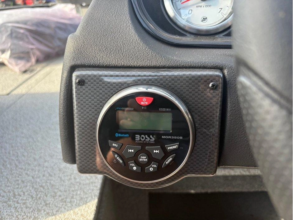 Crestliner Crestliner 1650 Hawk 2026 alt