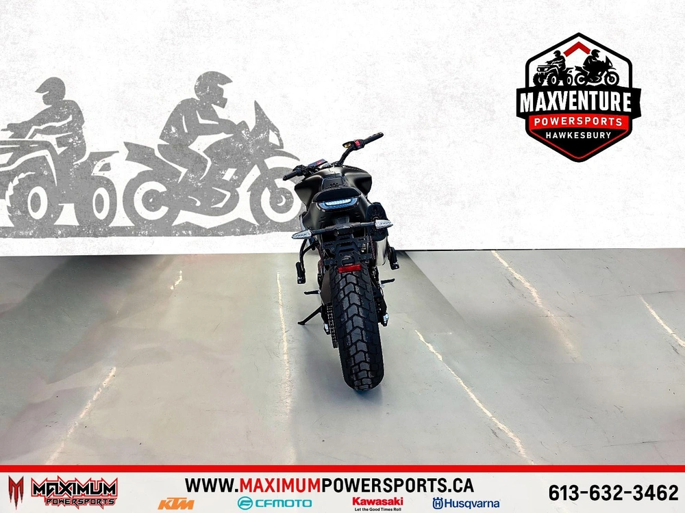 Husqvarna Svartpilen 801 2025 alt