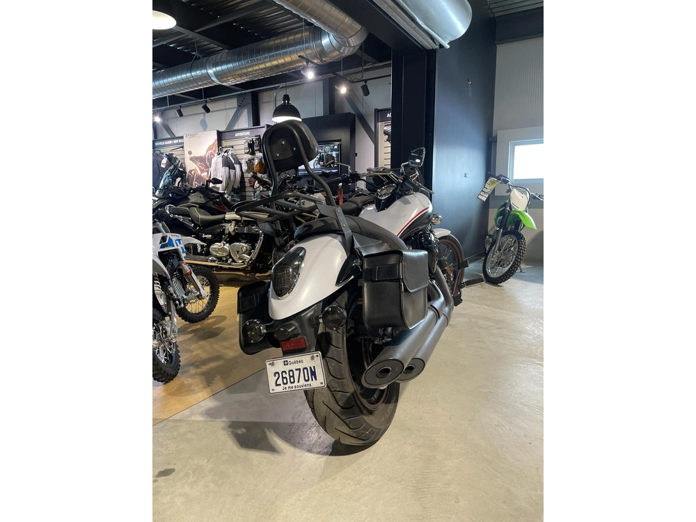 Kawasaki Vulcan 900 Custom 2013 alt