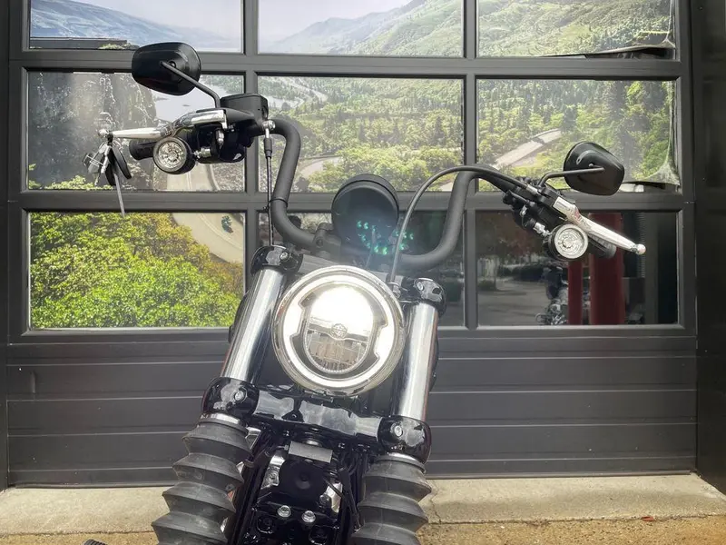 2025 Harley-Davidson FXBB - Street Bob® thumbnail 18