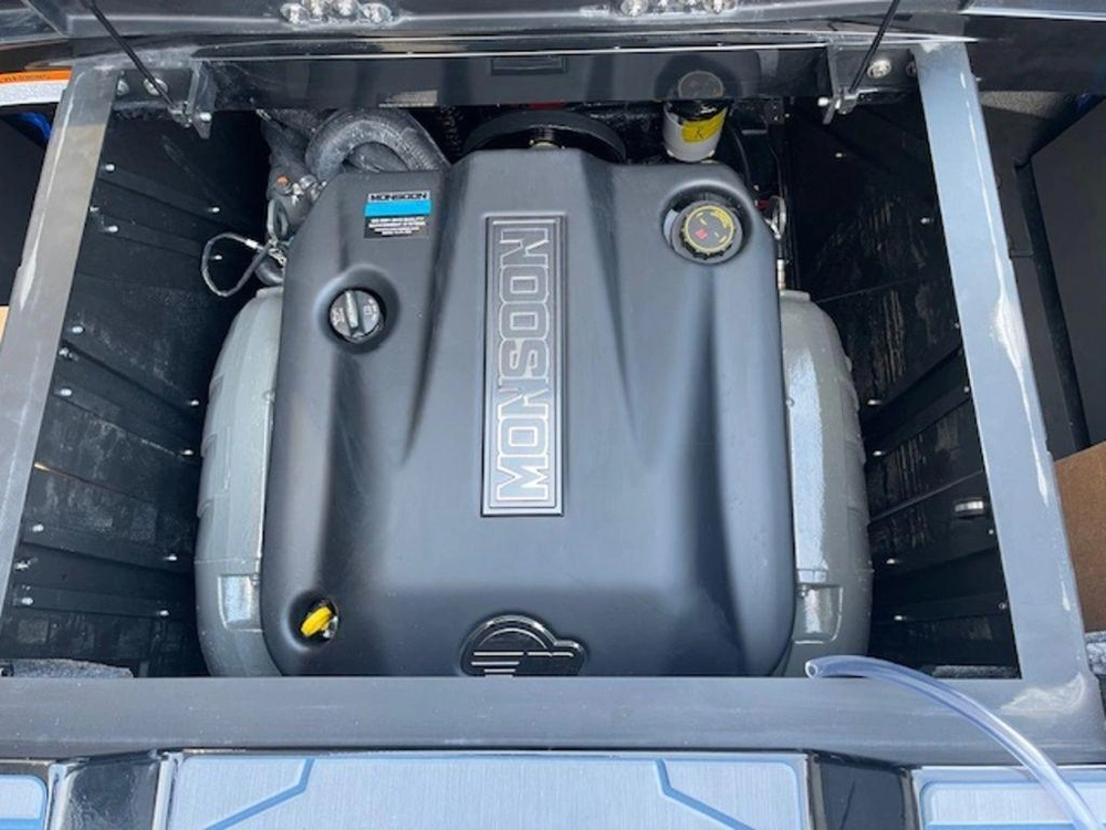 2026 Malibu 22 Lsv alt