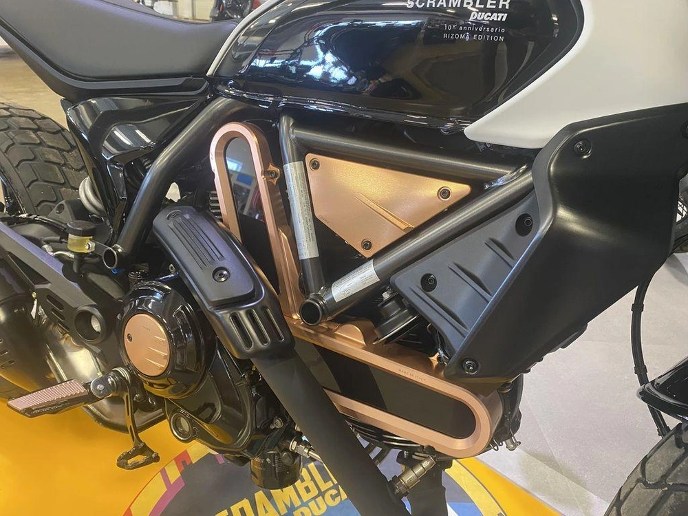2025 Ducati Scrambler Rizoma alt