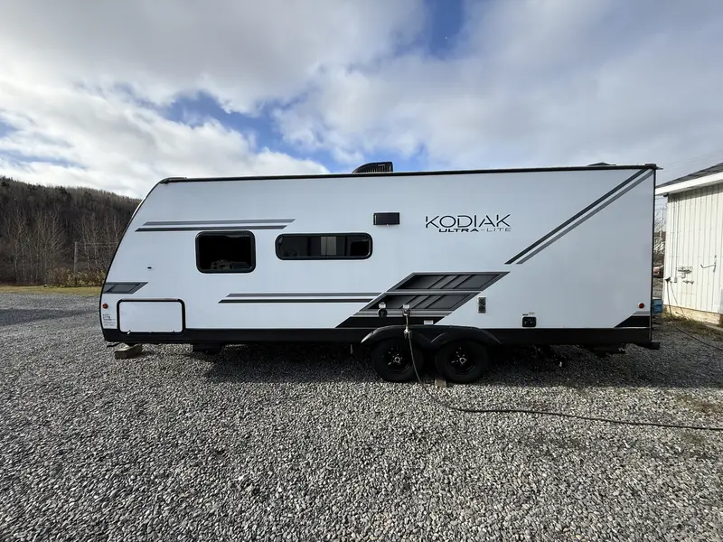 2022 Kodiak 227BH thumbnail 3