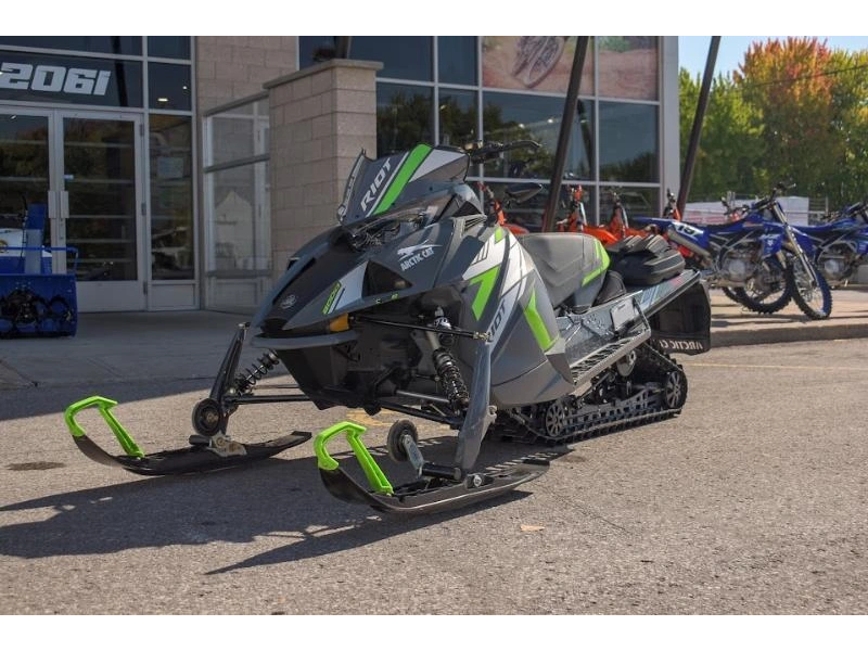 Arctic Cat Riot 8000 2022 alt