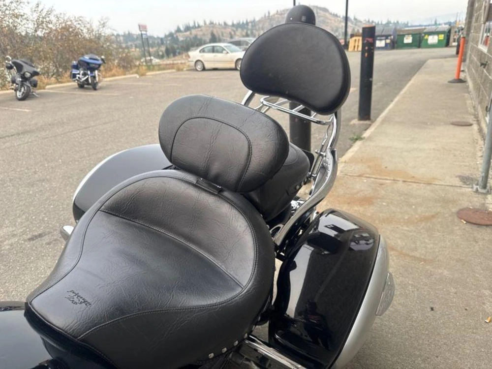 2005 Kawasaki Vulcan 1600 alt