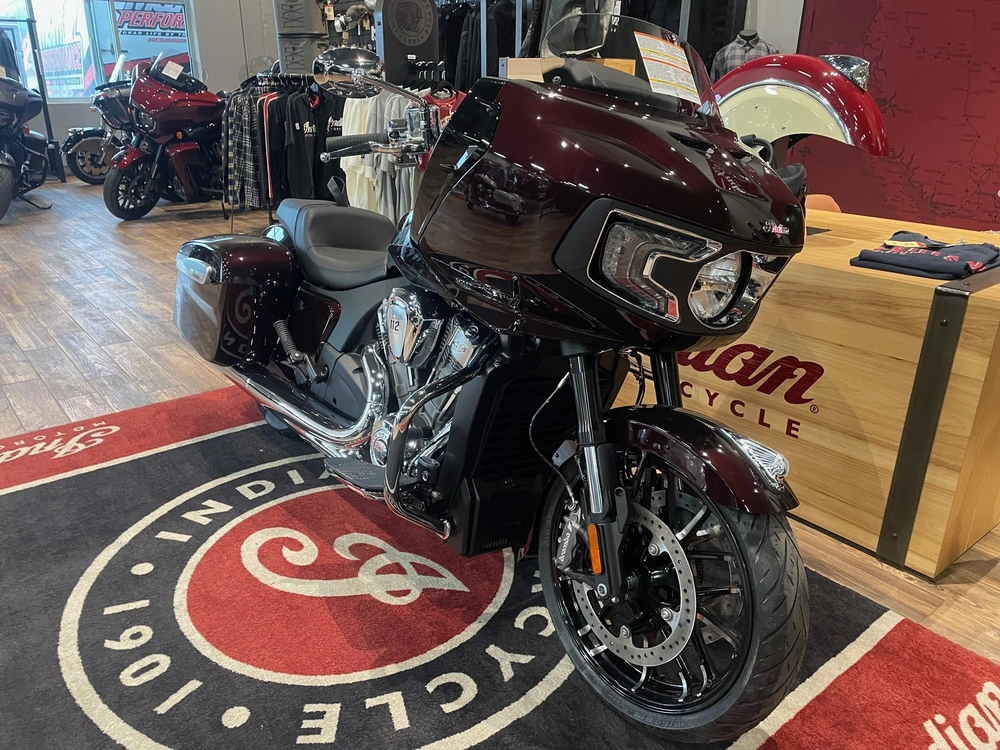 2026 Indian Motorcycle Challenger Limited 112 - Crimson alt